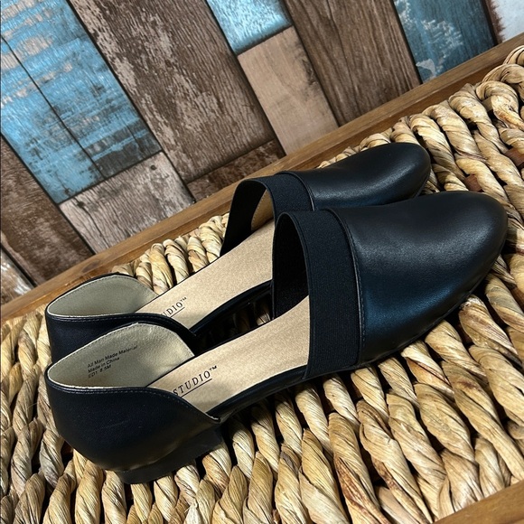 Salon studio 8.5 Black Slip-On comfort Shoes - Picture 5 of 12